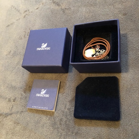 Swarovski heart and butterfly crystal necklace - Picture 3 of 8